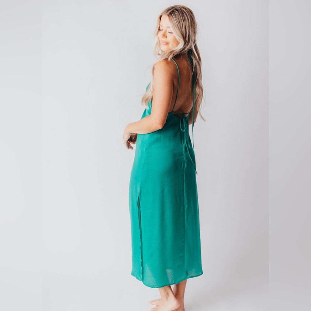 Two Can Tango Cutout Midi Dress in Kelly Green | Paige Collective Womens Dresses - Picture 2 of 4